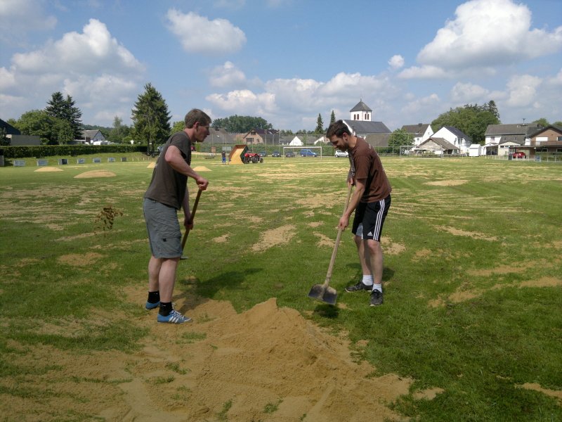 Sandmännchen auf dem Hergartener Sportplatz